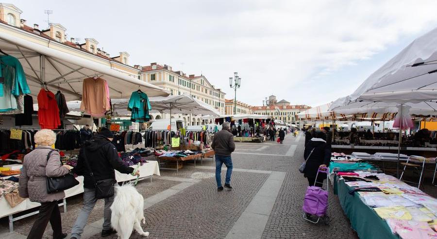 Scopri di più sull'articolo Commercio: Ok in consiglio al ddl sul testo unico. Assessore Benveduti: “rinnovo concessioni a 12 anni e marchio ambulanti in Liguria”
