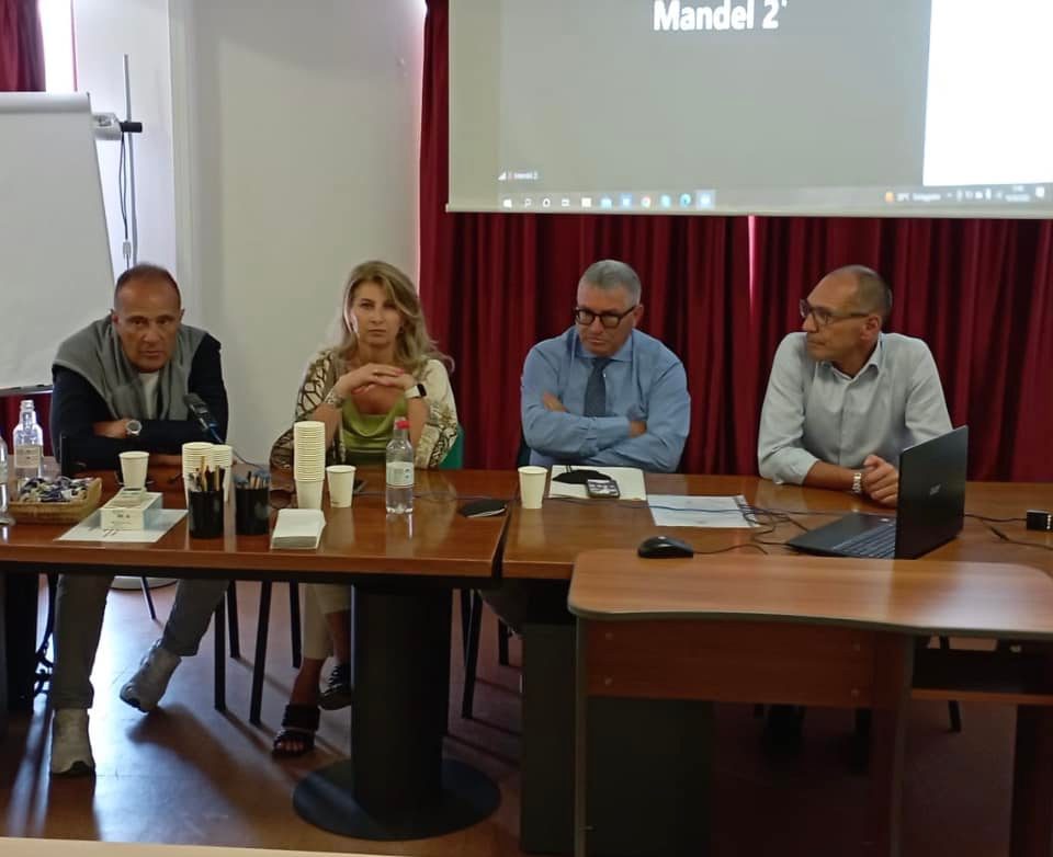 Al momento stai visualizzando ASSEMBLEA DEI BALNEARI ELBANI: CIÒ CHE SI È COSTRUITO FATICOSAMENTE IN DECENNI RISCHIA DI ESSERE COMPLETAMENTE DISTRUTTO IN POCHI MESI