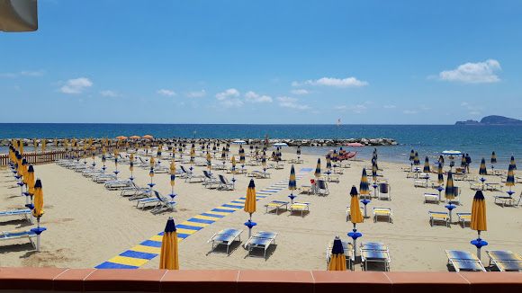 Al momento stai visualizzando La durata indeterminata delle concessioni balneari: Il casus belli del comune di Jesolo e il revirement del Consiglio di Stato