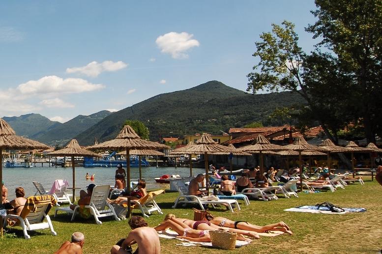 Al momento stai visualizzando Regione Lombardia congela gli aumenti dei canoni demaniali per le imprese ricettive su laghi e fiumi