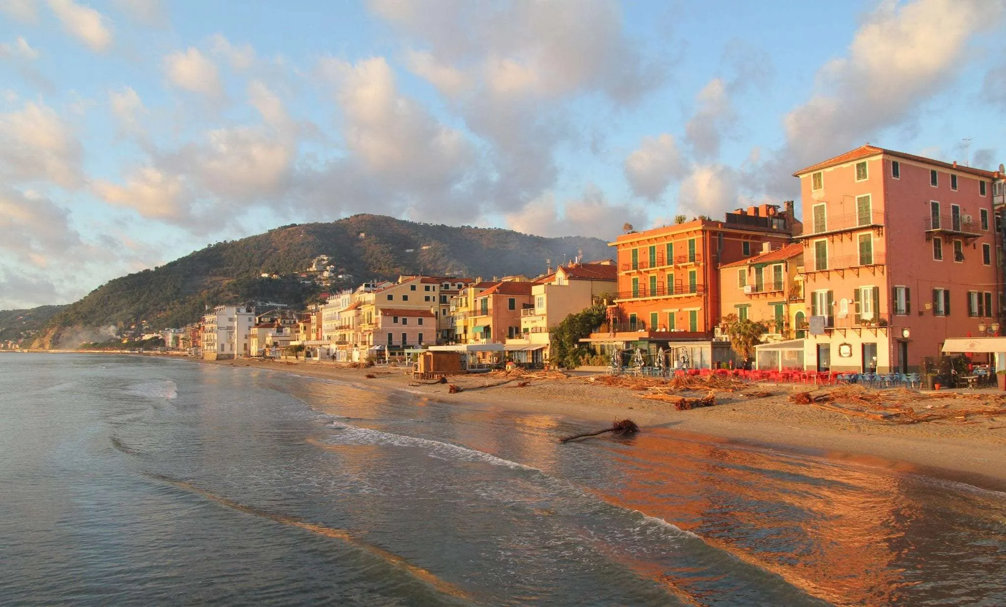 Al momento stai visualizzando Balneari, Fiba Confesercenti: “bene piano del mare Governo, ora accelerare percorso riformatore concessioni ed affrontare erosione costiera”