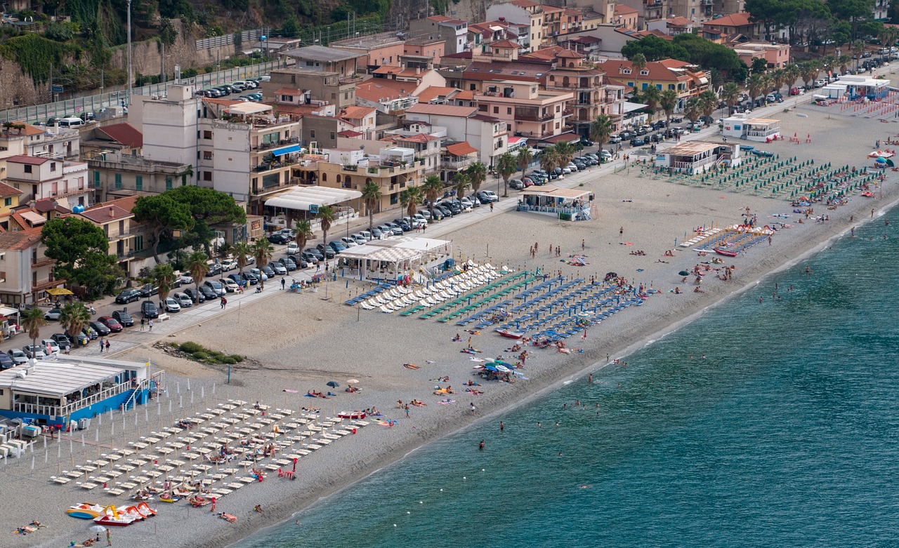 Al momento stai visualizzando Calabria, nuove disposizioni per le concessioni balneari, massimo 6 mesi di utilizzo