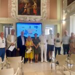 “Tutti al Mare – Benessere Solidale”: 17 Lidi di Ugento Offrono Oltre 2.000 Ombrelloni Gratuiti per Over 75 e Disabili