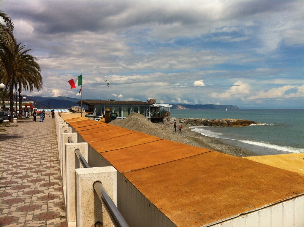 Scopri di più sull'articolo Sentenza TAR Liguria su concessioni balneari ad Albenga: Proroghe illegittime 