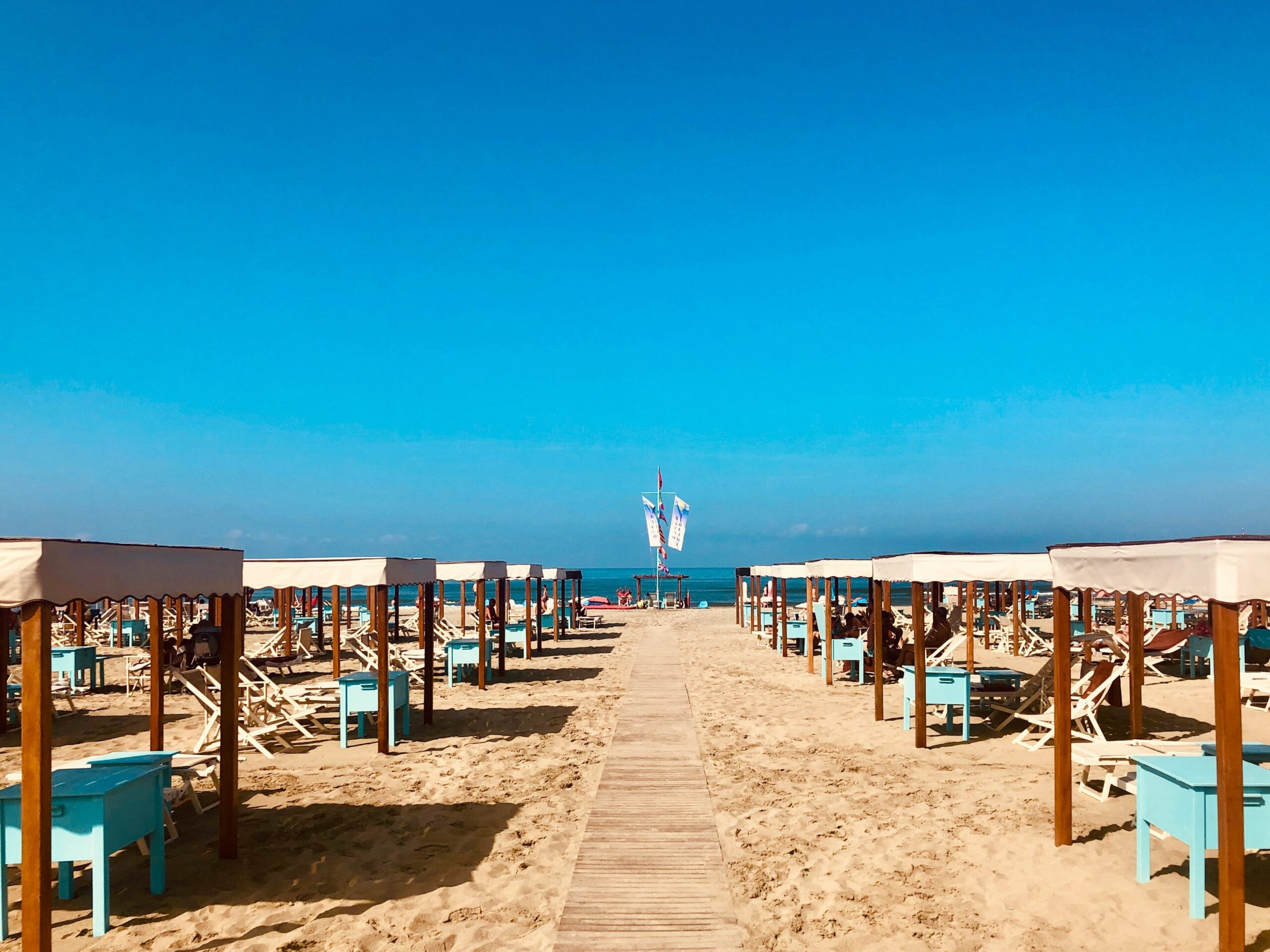 Al momento stai visualizzando Dal TAR al Tribunale civile per salvare il 2033, Viareggio diventa il banco di prova nazionale per le concessioni balneari