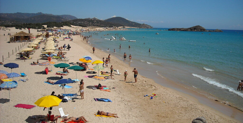 Al momento stai visualizzando Spiagge libere e concessioni: perché la Sardegna dovrebbe seguire la strada di Calabria e Abruzzo
