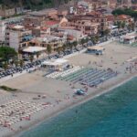 Confesercenti: prima di bandire le gare va valutata la scarsità della spiaggia. Il modello è la Calabria