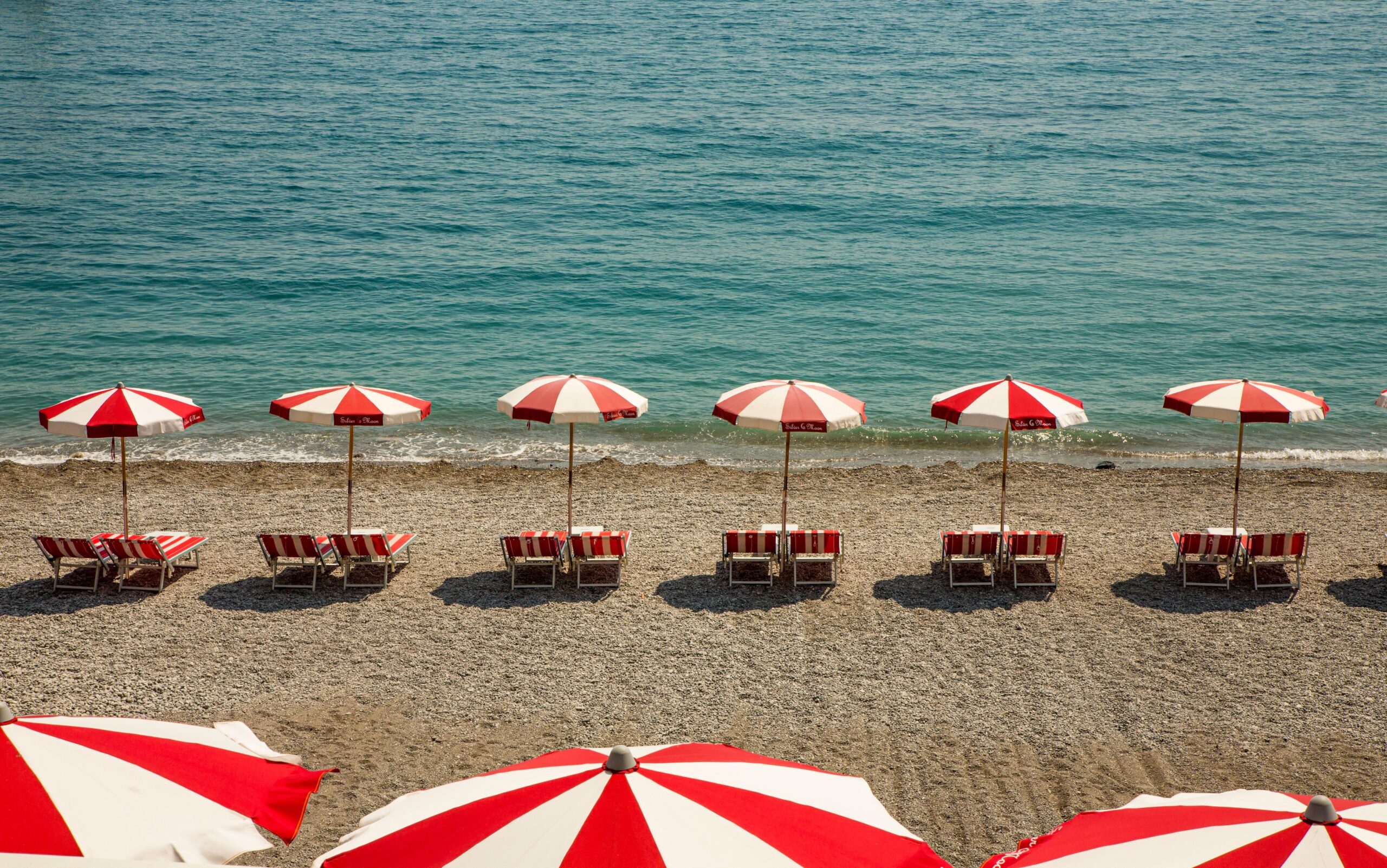 Al momento stai visualizzando Abruzzo, la scarsità delle spiagge al centro della proposta di legge: il SIB stima altre 650 concessioni
